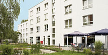 Zwickau in Westsachsen liegt in der Talaue am Eingang zum Westerzgebirge und zum Vogtland. Im Zwickauer Umland befinden sich Meerane, Hartenstein, Reichenbach, Chemnitz und Stollberg.